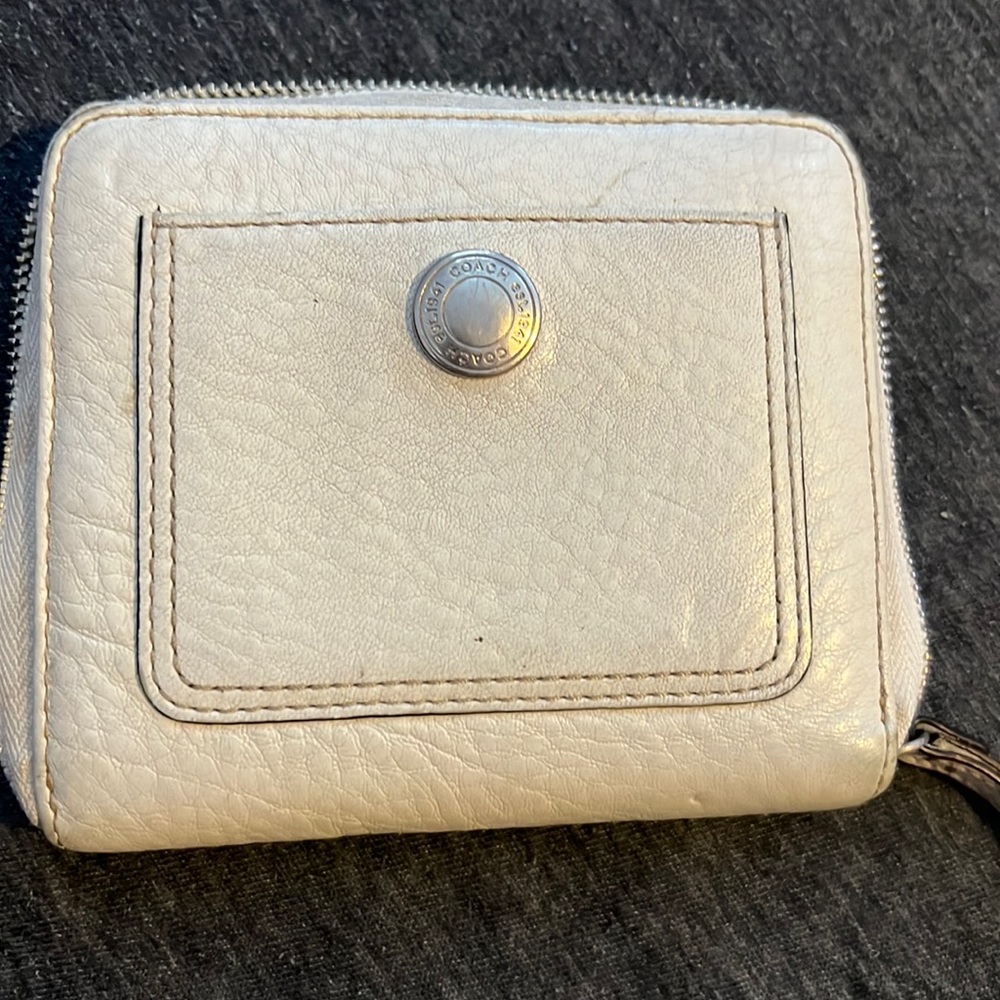 Used Coach Wallet White Leather